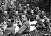 Reunin de militares bajo el mando de Franco en Las Races. Tenerife.