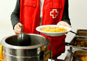 Cruz Roja. Reparto alimentos