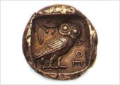 El bho se incorpor al diseo de las monedas griegas. En Italia, Egipto y Turqua se acuaron monedas parecidas