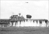 El Hornet bajo el ataque de la aviacin japonesa